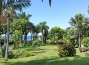 Hier befinden wir uns ziemlich genau in der Mitte des Playa Jardín, mit Blick von der vorbeiführenden Avenida Loro Parque.