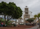 Parroquia De Santa Rita: Die Kirche von Punta Brava liegt direkt gegenüber des Haupteingangs vom Loro Parque.