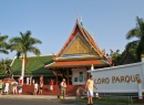 Der Eingang des Loro Parque. Er ist erst seit 1993 befindet er sich an dieser Stelle. Damals wurde der Loro Parque stark erweitert.