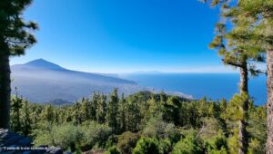 Bei klarem Wetter ist der Blick aufs Tal spektakulär. Im Hintergrund ist La Palma zu sehen.