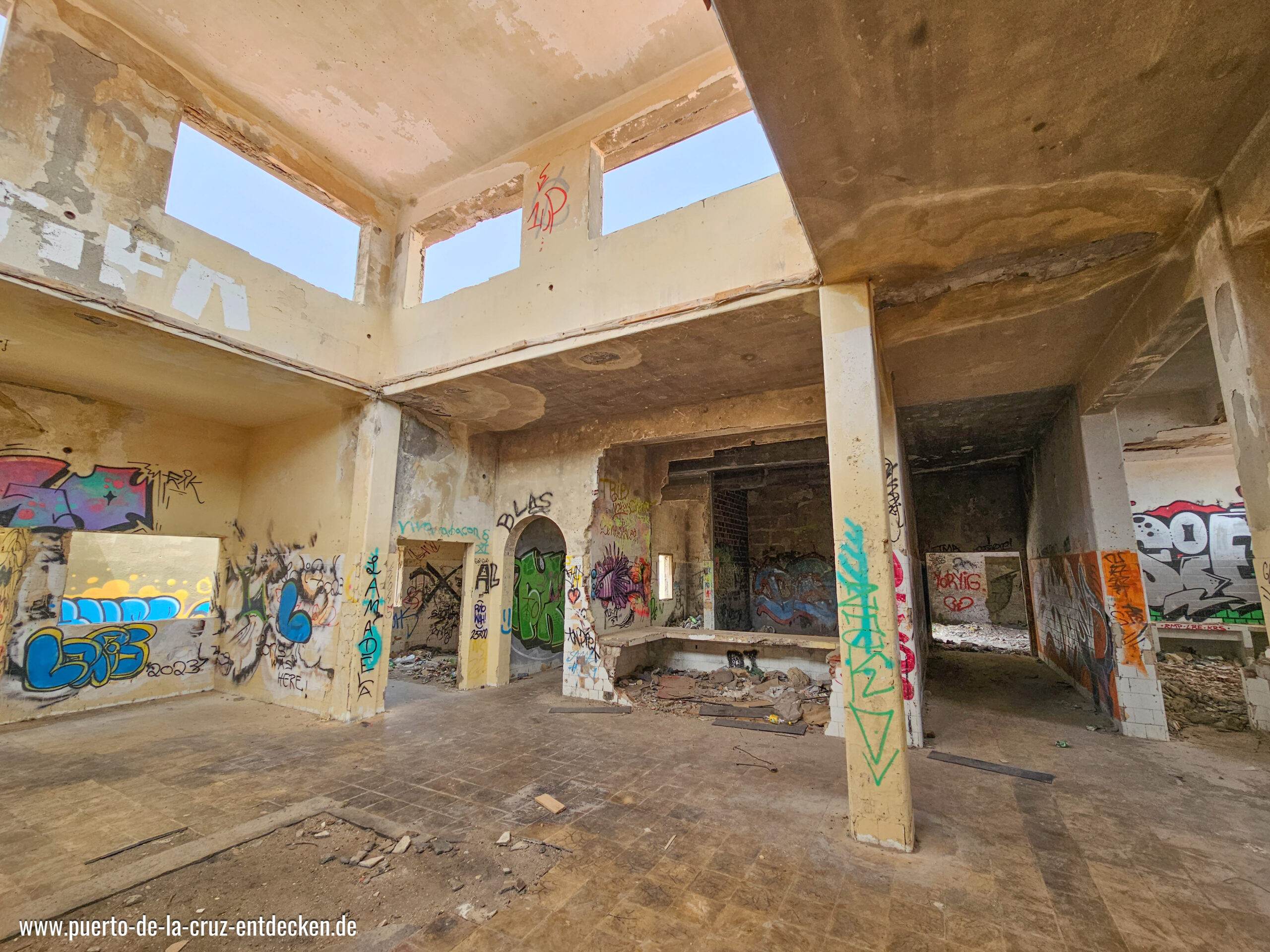 In diesem Gebäude sollten Gemeinschaftseinrichtungen untergebracht werden.