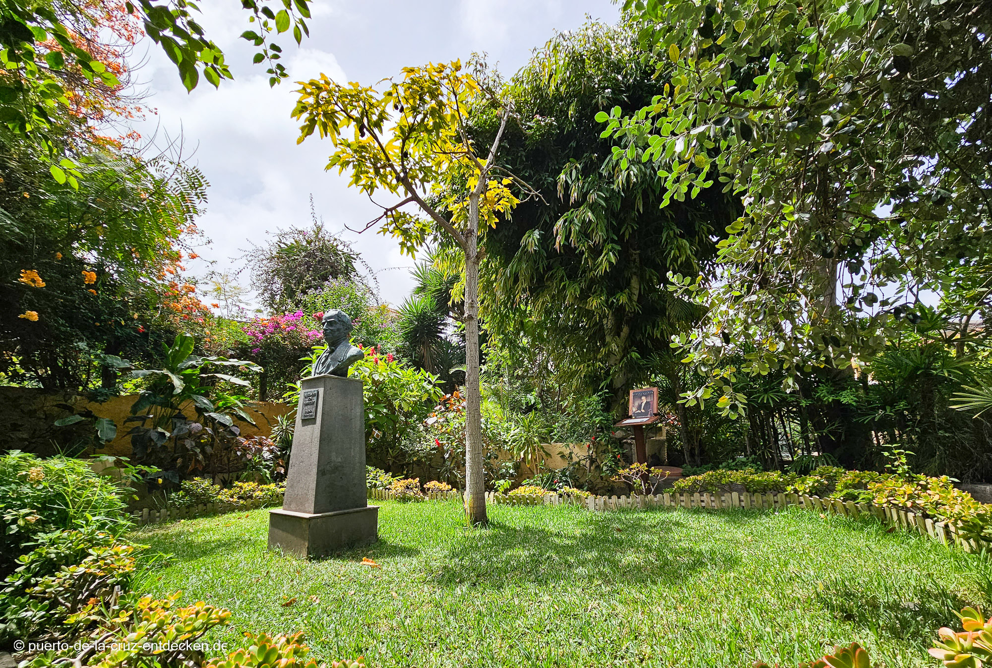 Eine Büste erinnert an den Besuch Alexander von Humboldts im Sitio Litre.